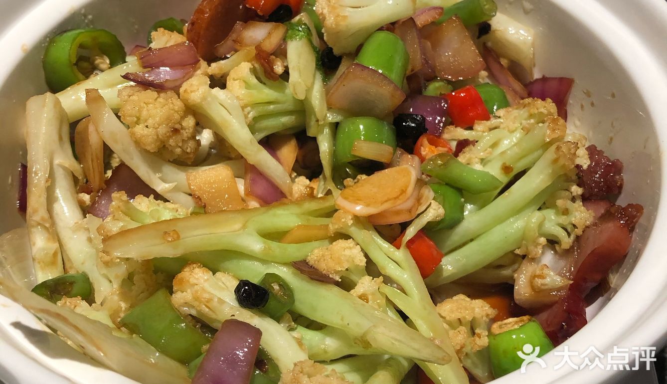 点的菜偏甜口，泡饭很好吃