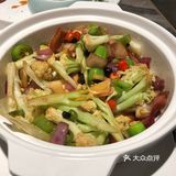 点的菜偏甜口，泡饭很好吃