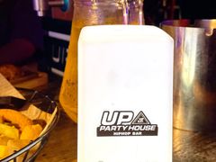 -UP嘻哈酒吧(粉巢店)