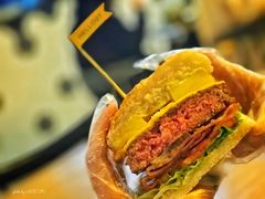 特色澳洲牛肉汉堡-HELLO 27 意面·沙拉·帕尼尼