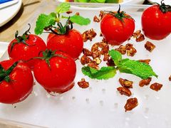 番茄脆菇沙拉-小大董·烤鸭(凤凰汇店)