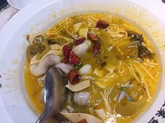 -渝是乎酸菜鱼·川渝小炒(新世界百货望京店)