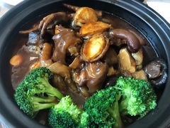 鲍鱼猪手焖鸡煲-尚一汤·粤菜海鲜(环球港店)