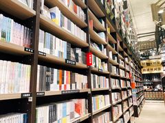 -钟书阁(群光广场店)