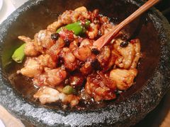 石锅杭椒牛蛙-桂满陇天书(南京德基旗舰店)