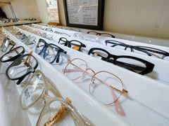 -天空之镜眼镜店蔡司依视路授权店(天通苑店)