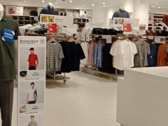 -优衣库(昆明七彩METOWN购物中心店)