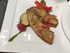 香煎鲷鱼配蒜香橄榄油汁-斯比特花园西餐厅(东方商厦店)