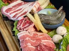 全家福十一拼烤肉-明洞阿姨·韩式酱蟹烤肉·创意料理(三元桥店)