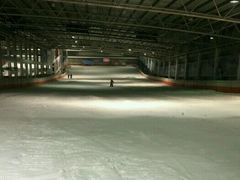 -乔波室内滑雪场