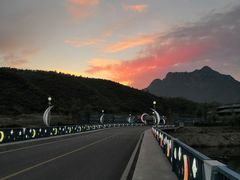 -百里峡七彩艺术小镇