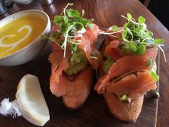 -ROAST coffee & eatery