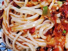 -歹歹的加个面过油肉拌面