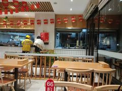 大堂-麦谷轻餐(郑记粥铺金汇店)