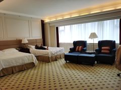 -深圳富苑皇冠假日套房酒店