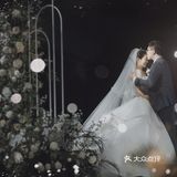 干净纯粹的白绿色系婚礼，极简风格成为这场婚礼最直白的视觉传达