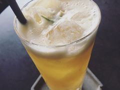 -UNI UNI(环亚凯瑟琳店)