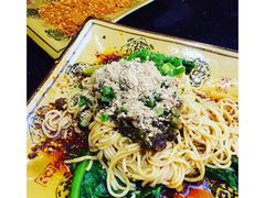 -上上签·冷锅串串(六灌路店)