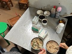 -正宗杨记普洱酸醋米线(总店)