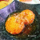 是8元两贯的三文鱼白碟！建议速速前来赌鱼！🤤