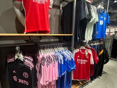 -东荟城名店仓