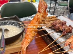 -何妹湿辣牛肉·粤式烧烤砂煲(桂雅路店)