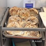 从一个学军旁边的小摊做大做强，到现在这么多连锁店