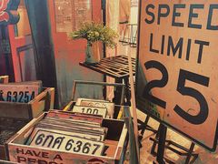 -席娜卡琳火车铁道夜市