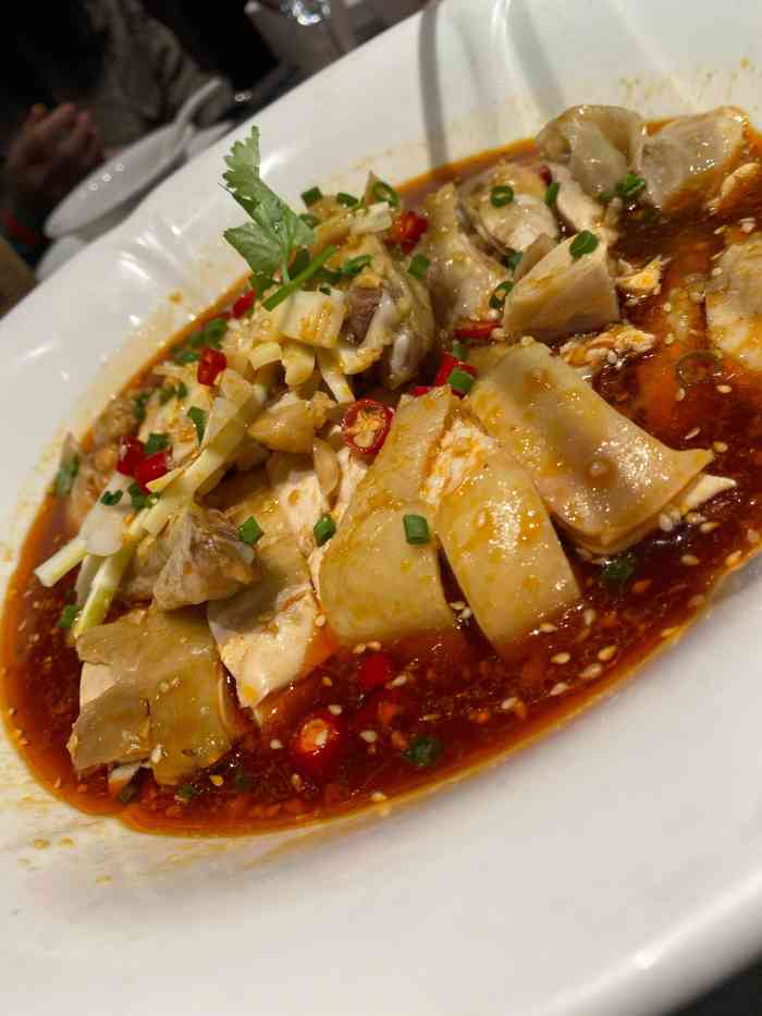 德哥饭庄麻园店-"[薄荷]环境:很多包间,一楼有个小花园.