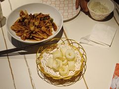 -阿瓦山寨·湘菜现炒·剁椒鱼头王(咸阳总店)