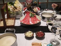 -红鼎豆捞·非遗鲍皇汤火锅(宝丰路店)