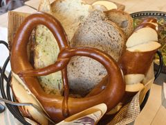 -LENBACH兰巴赫西餐啤酒坊(大连东港店)