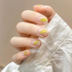 -吉吉靓甲美睫