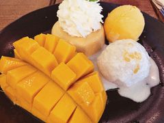 -莓园冰淇淋店
