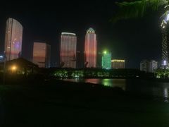 -万绿园