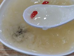 冰糖银耳汤-吃不亏特色包子(三峡广场店)
