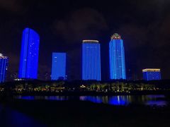 -万绿园
