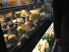 自助取餐区-星巴克(浦东机场T2到达店)
