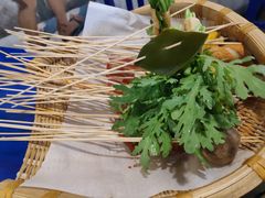 -马路边边串串香形象店(磐石路店)
