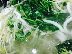 -丽虹云南过桥米线(兴工街店)