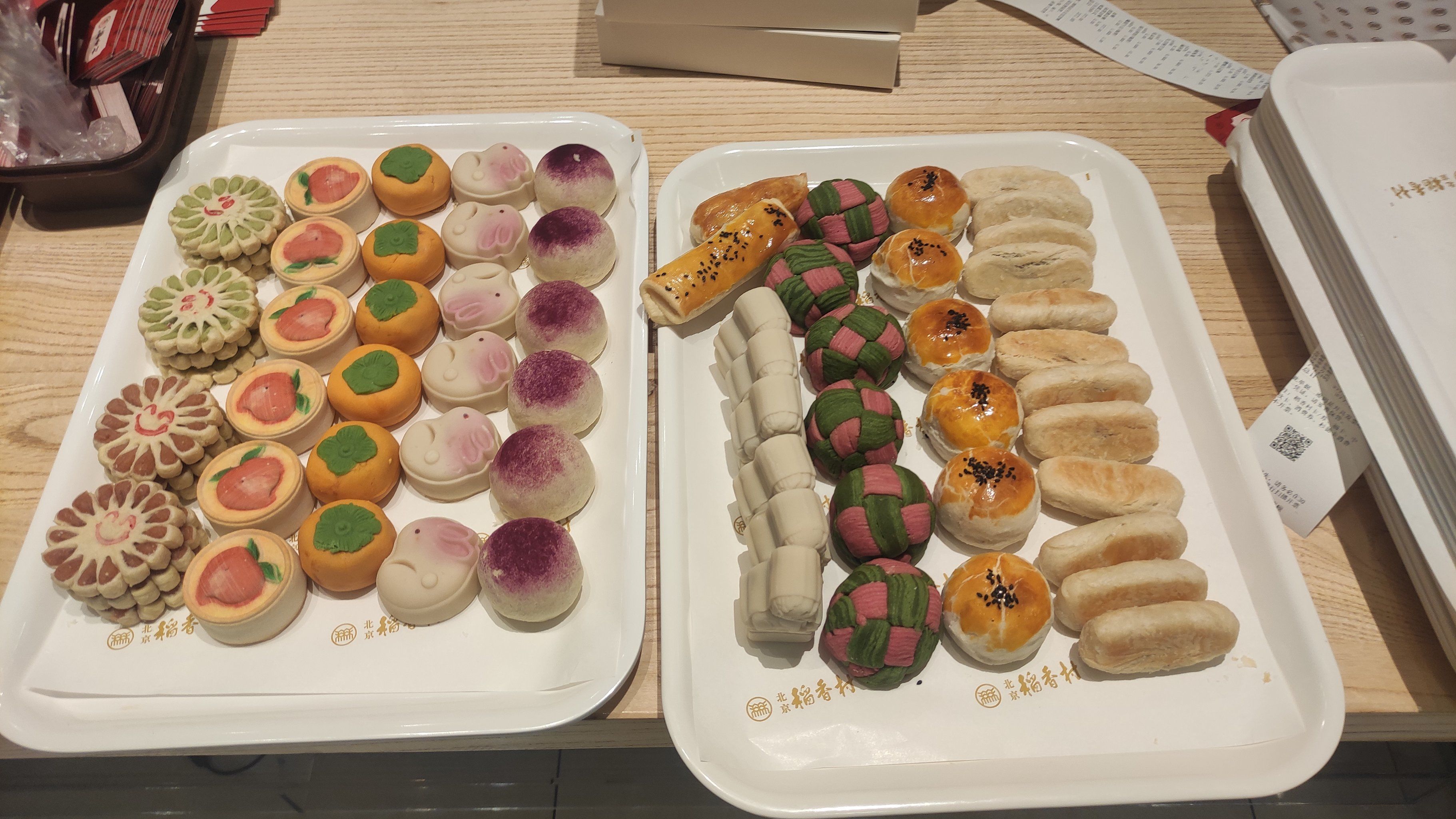 拼盘上的糕点乐园