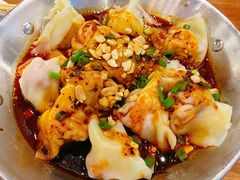 麻婆婆秘制干拌抄手-麻婆婆白家肥肠粉(海岸城店)