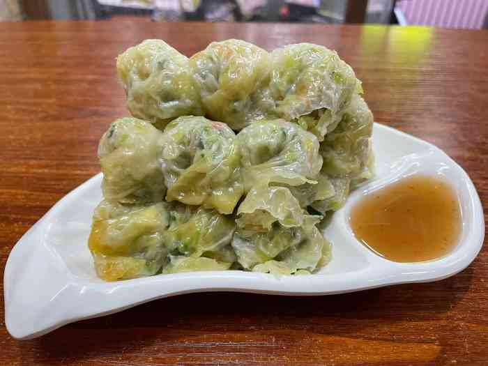 何记三饶饺"搜点评的时候看到,食欲大增,店铺位于美食.