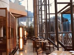 -松山湖凯悦酒店·Café自助餐厅·周末火舞秀表演