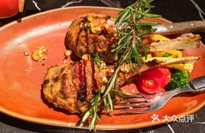 Spanish Pan-Seared Lamb Chops