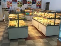 面包甜点陈列柜-喜莲娜动物奶油生日蛋糕(白云店)