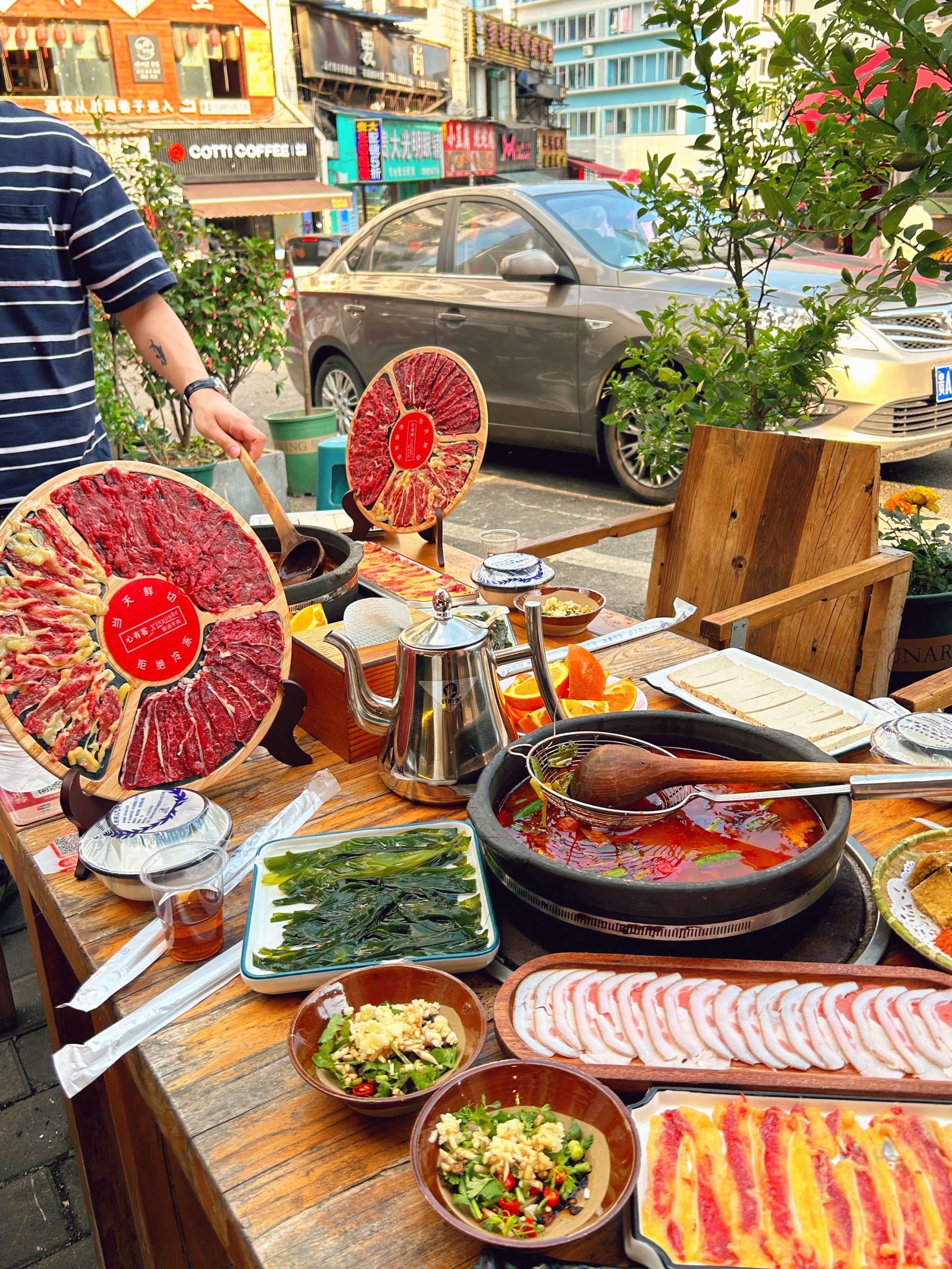 花溪超有烟火气的户外火锅店97