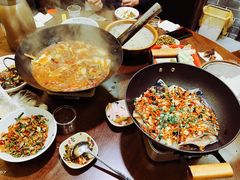 -富正毅三下锅·湘西韵味(天门山索道店)