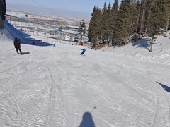 -丝绸之路山地度假区滑雪场