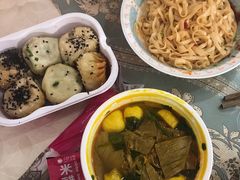 油豆腐牛肉粉丝汤（咖喱）-小杨生煎(百联嘉定购物中心店)
